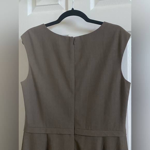 Tahari taupe tan beige sleeveless dress with front pleats at neckline - Size 12 - Picture 4 of 7